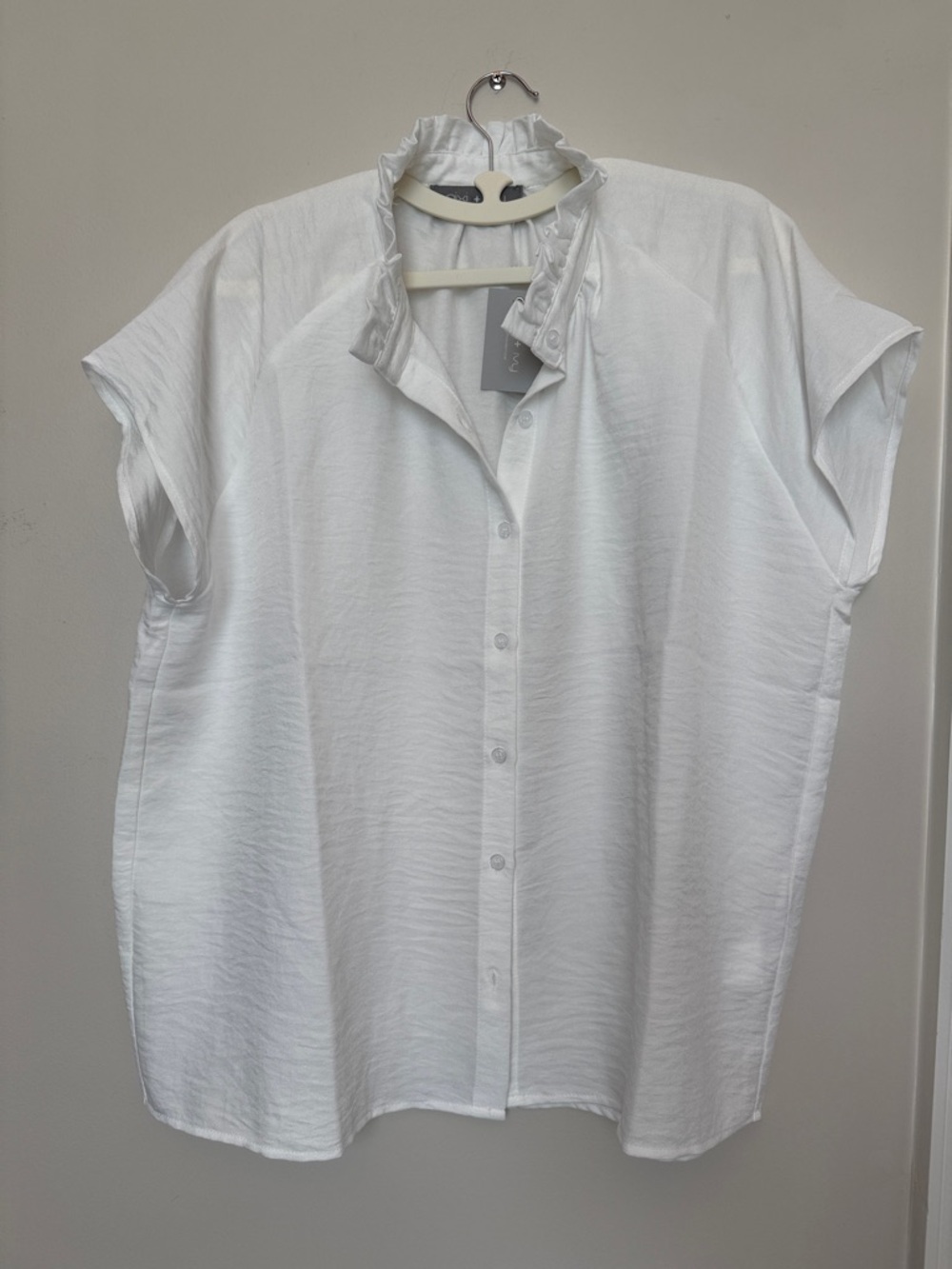 pixi + ivy White Ruffled Collar Button-Up Blouse (XL)